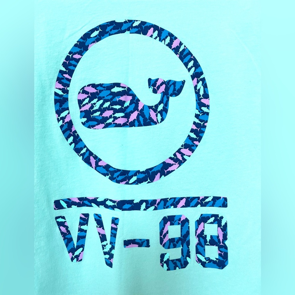Vineyard Vines ~ Long Sleeve Tee ~ Great Graphics ~100% Cotton ~ Small - Picture 5 of 6